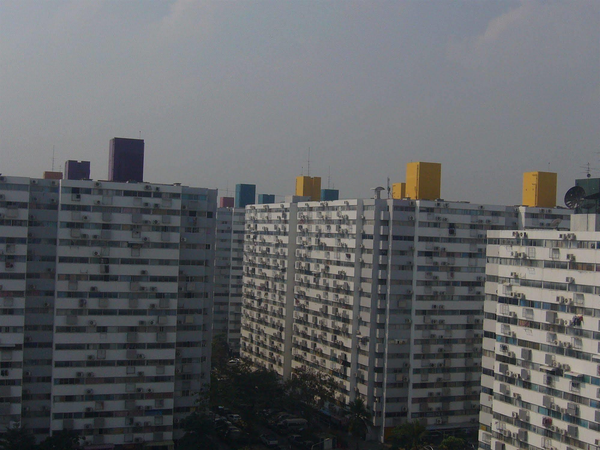 Impact Muang Thong Thani Service Condominium Bangkok Exterior foto